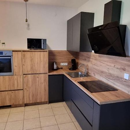 Oaza Klara Apartment คาร์โลวัตส์ ภายนอก รูปภาพ